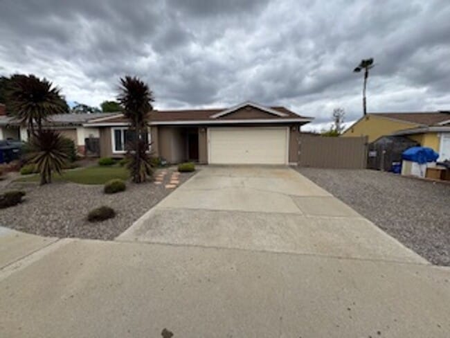 Photo - Charming 3 Bedroom 2 Bathroom Home Available for Rent!!