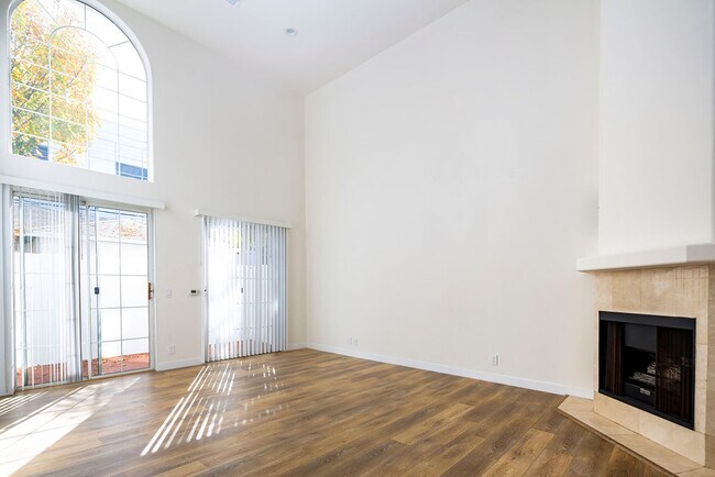 Photo - 1338 Yale St Condo Unit A