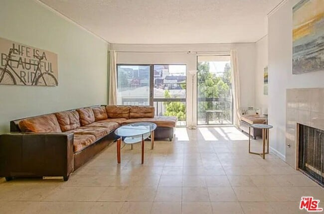 Photo - 723 Westmount Dr Unit 203