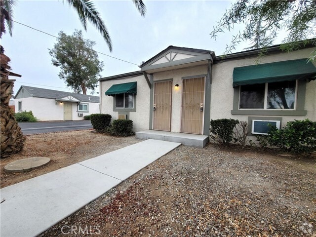 Building Photo - 952 E 10th St Rental
