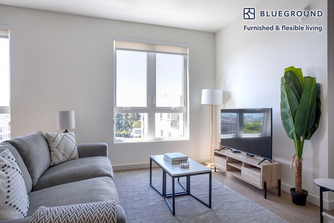 Photo - 5620 De Longpre Ave Unit FL6-ID1113