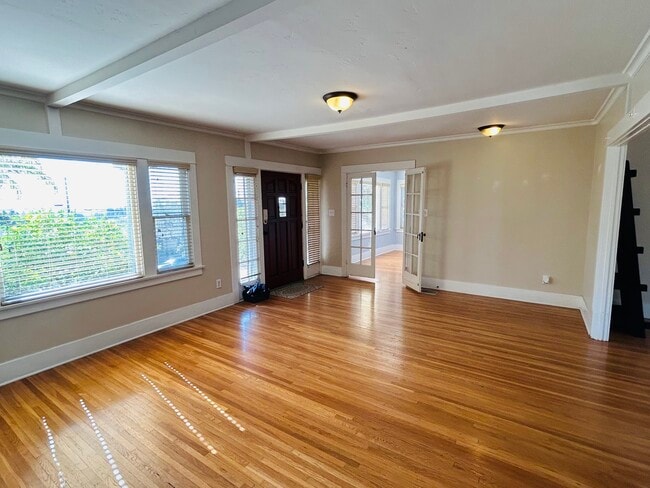 Photo - 13733 Franklin St