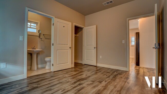 Photo - Modern Three Bedroom House Near USC Campus!