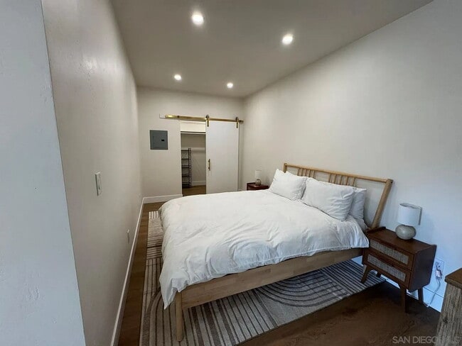 Photo - Studio rental available in a beautifully renovated single-story ranch property located in the hig... Unit 1/2