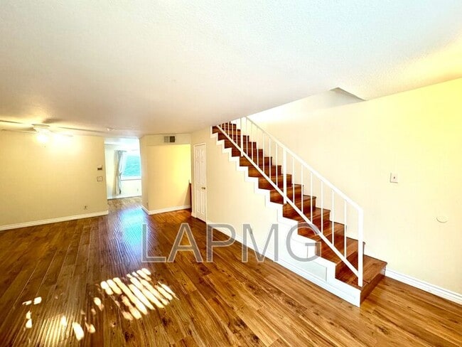 Photo - 12251 Moorpark St