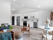 Photo - Modern & Gorgeous Private 2 BD / 1 BA Uppe... House