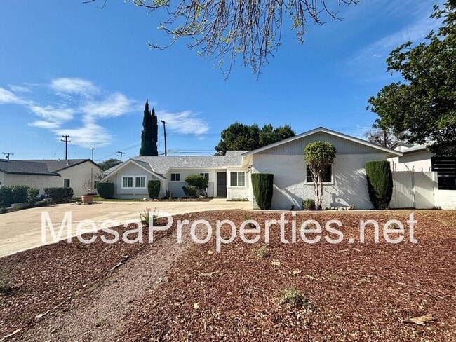 Photo - 1481 N Grove Ave