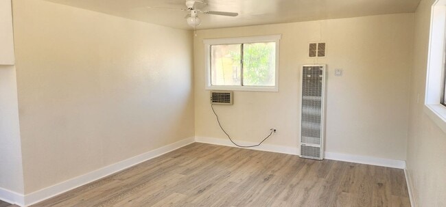 Photo - 6963 Tamarisk Ave Unit b