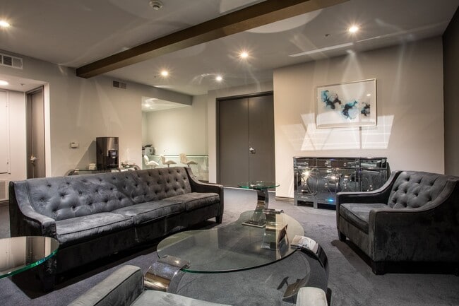 Photo - Hawthorne Regency Apartments