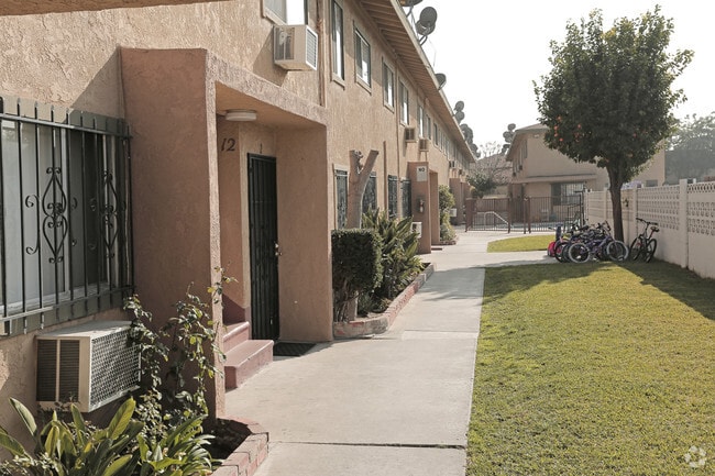 Photo - Vineland Apartments