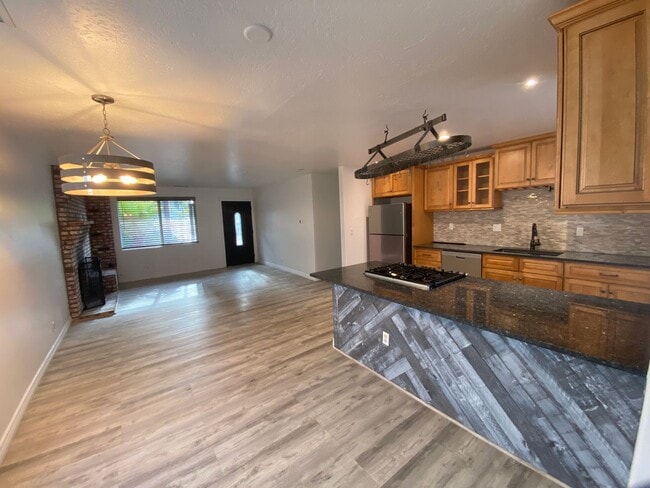 Photo - 424 S B St