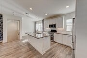 Photo - 946 Blackstone Dr