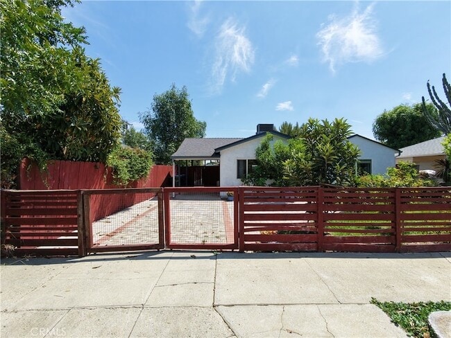 Photo - 6928 Lubao Ave