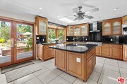 Photo - 22954 Collins St