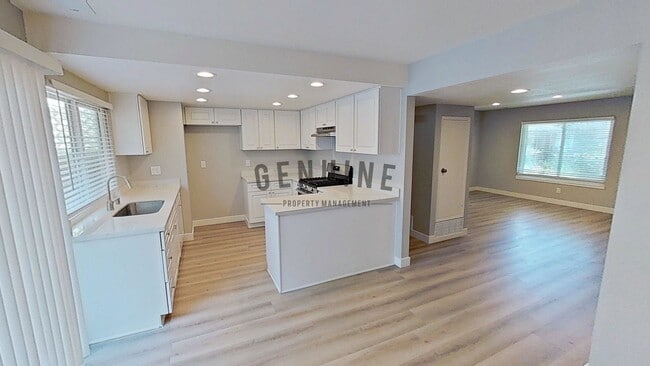 Photo - 10062 Los Coyotes Ct Townhome