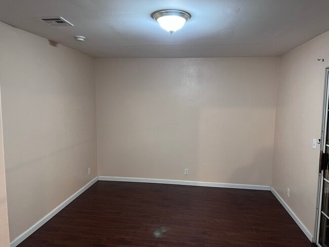 Building Photo - 2230 S Hickory St Rental