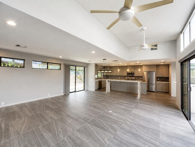 Photo - 4 Saturn Cir