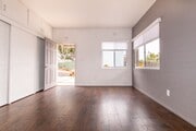 Photo - Charming Studio with Mid Century Touches in Ocean Beach/Point Loma ! Unit 4486