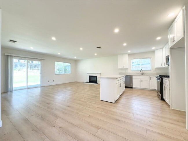Photo - Remodeled Single Level in Cul-de-Sac!