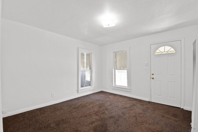Photo - 138 N Riverside Ave