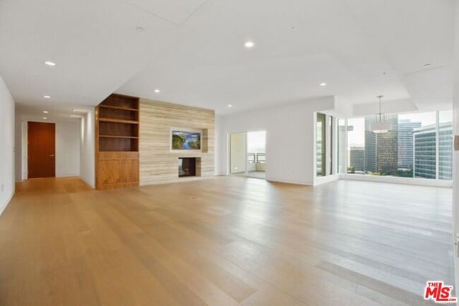 Photo - 1 W Century Dr Unit 10D