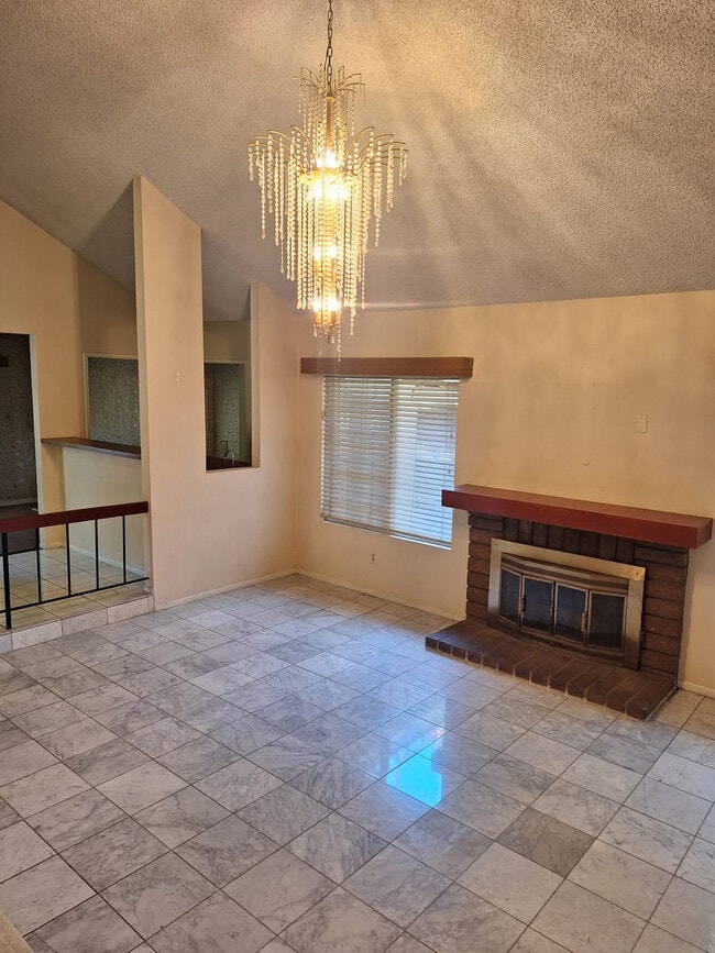 Photo - 14900 Simonds St