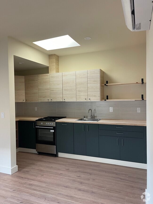 Building Photo - 1251 W 47th St Unit 1 Rental
