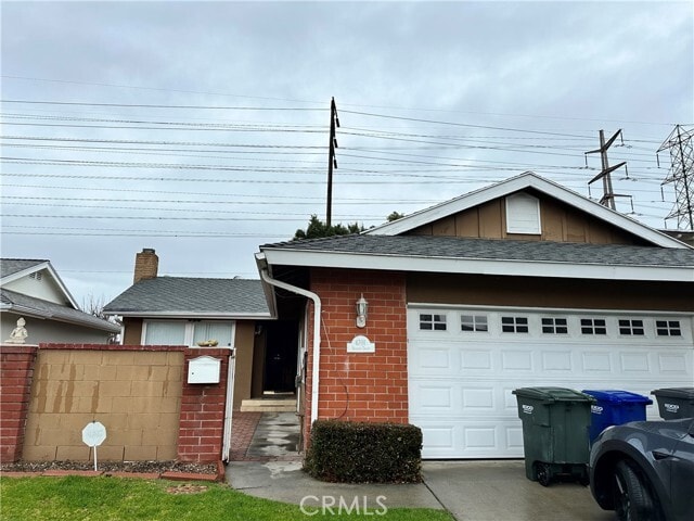 Building Photo - 4701 Sharon Dr