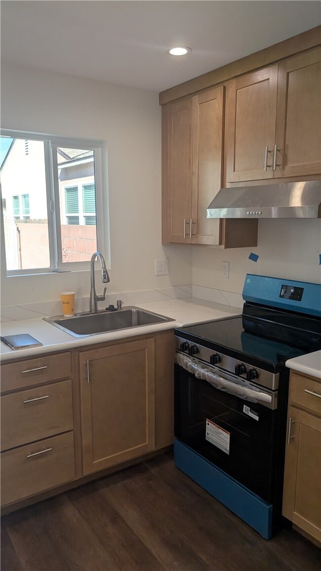 Photo - 5204 Minturn Ave