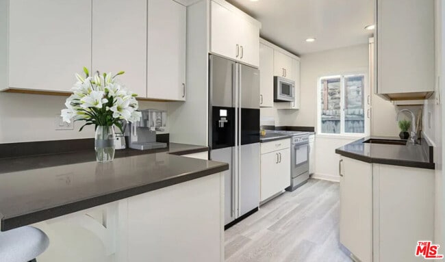 Photo - 656 Indiana Ave Unit 2