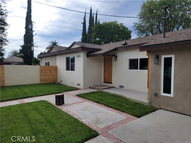 Photo - 18725 Bassett St