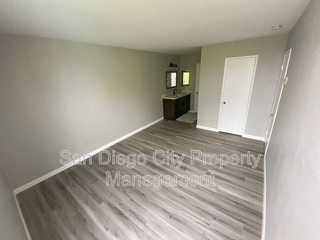 Photo - 6930 Hyde Park Dr Unit #304