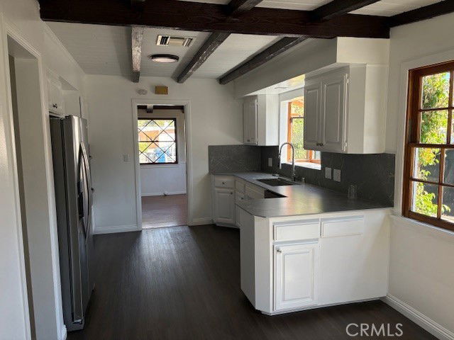 Photo - 22354 Burbank Blvd