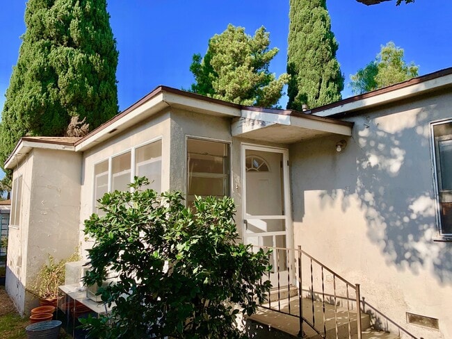 Building Photo - Carson St 2413-2415 Unit 2415