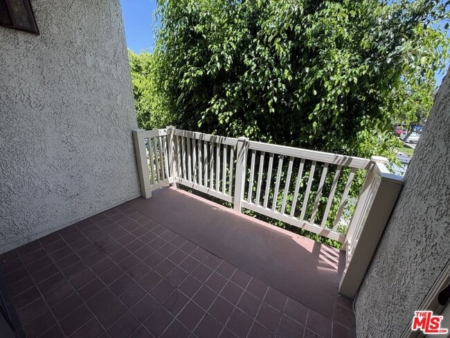 Photo - 14315 Riverside Dr Unit 210