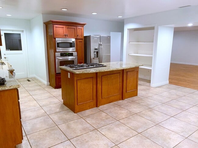 Photo - 4BD 2 BA on Dorothy Way! (Lease out, pendi...