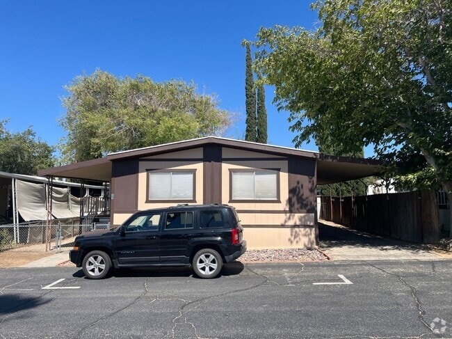 Building Photo - 5711 Columbia Way Rental