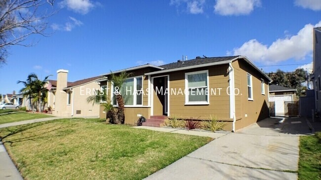 Building Photo - 2953 Silva St
