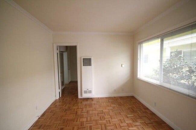 Bed Room - 140 N Wilson Ave Unit 10