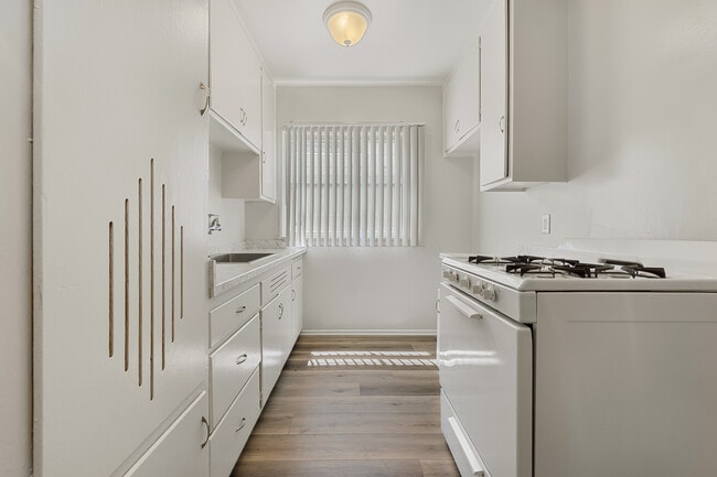 Photo - Ladera Gardens