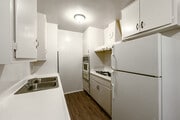 1BR, 1BA - 500SF - Kitchen - Villa Nido Apartments