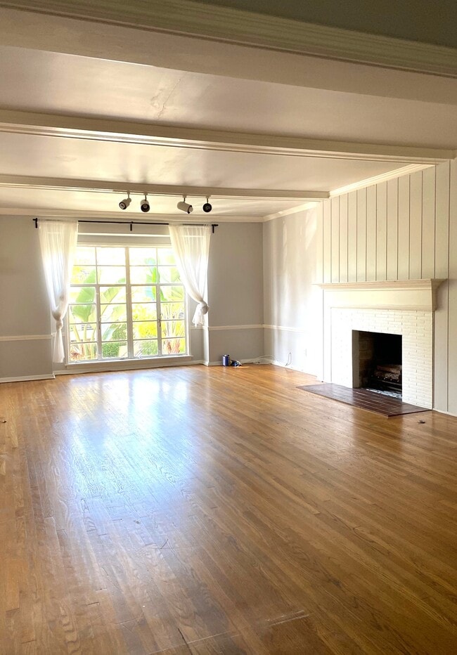 Photo - 10682 Kinnard Ave Apartments Unit 10682
