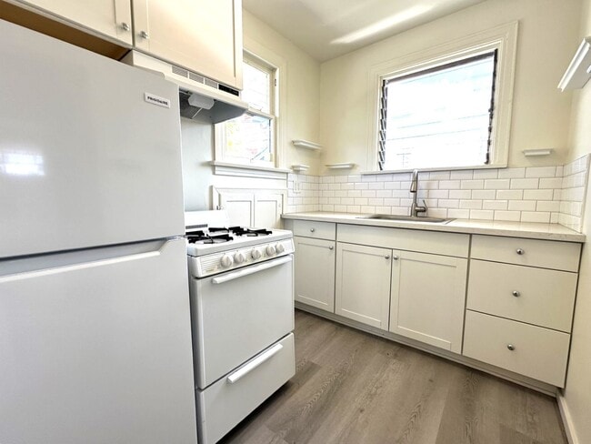 Photo - University Heights -Huge 1 Bedroom with Bonus Room/Bedroom and AC in Charming Vintage Building Unit 1067