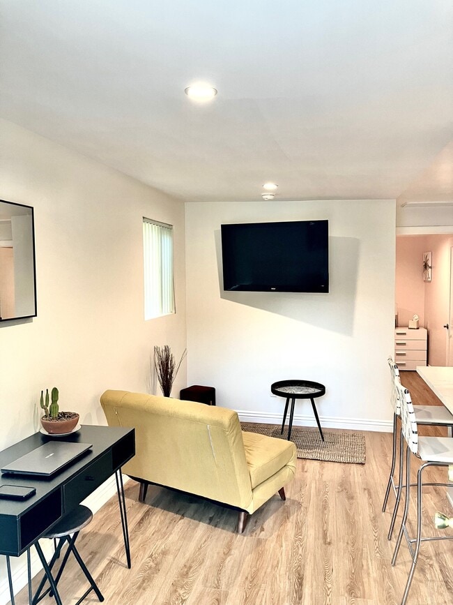 Initial aspect to home entrance - 2259 Cooley Pl