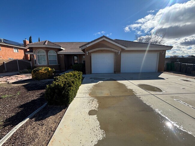 Photo - 4-Bedroom Single-Story Home with Solar & RV Parking