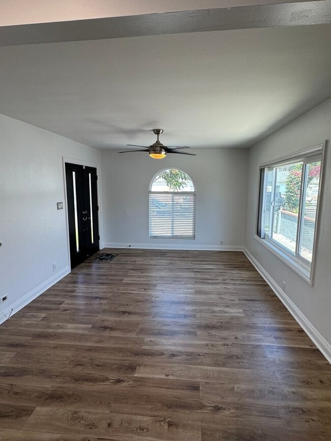 Photo - Bright Carson Front House Duplex with Modern Finishes Unit 2672 Washington Street