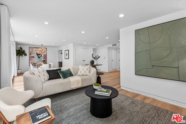 Photo - 301 Rexford Dr Unit 6