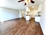 Photo - 14033 Burbank Blvd