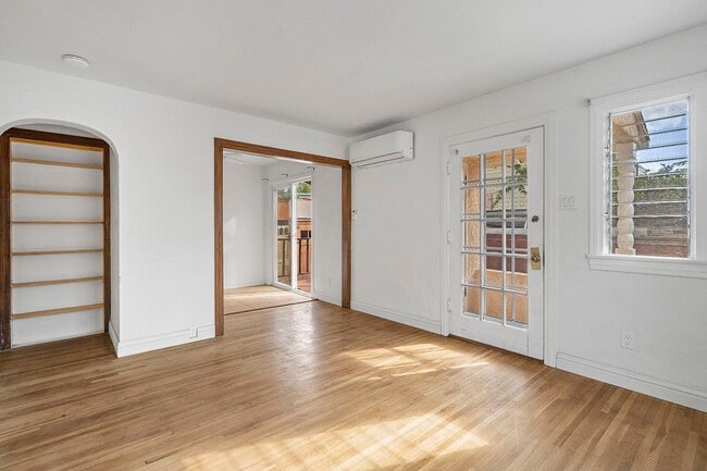 Photo - 4044 Huron Ave