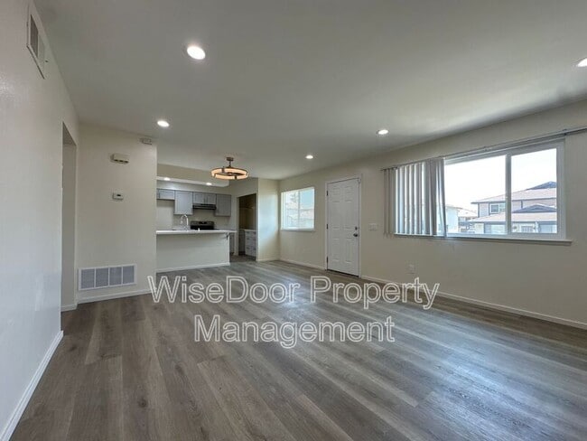 Building Photo - 3404 20th St Unit #1